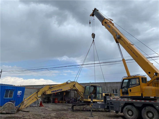 英德市25吨吊车的工作半径是多少？