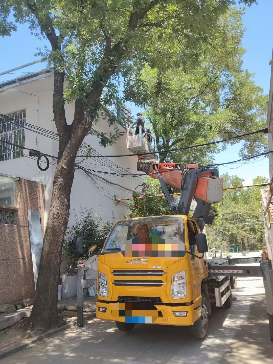 英德市高空作业车能吊装重物吗？最大承载多少公斤？