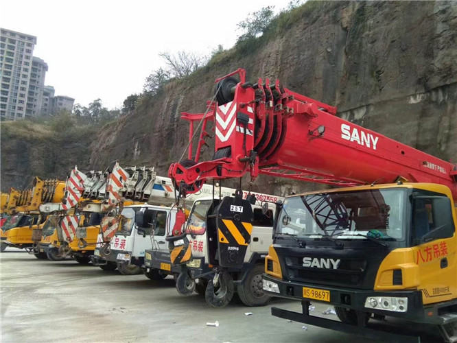 英德市吊车出租按什么计费？台班费、单次费、里程费怎么算？